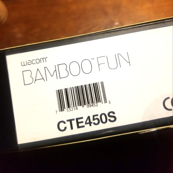 Wacom Bamboo Fun CTE450S USB Drawing Tablet with Pen & Mouse - Picture 7 of 8